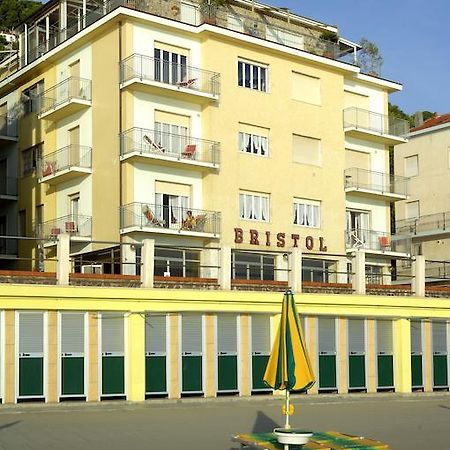 Hotel Bristol لايقويليا المظهر الخارجي الصورة