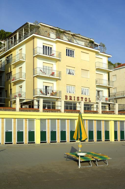 Hotel Bristol لايقويليا المظهر الخارجي الصورة