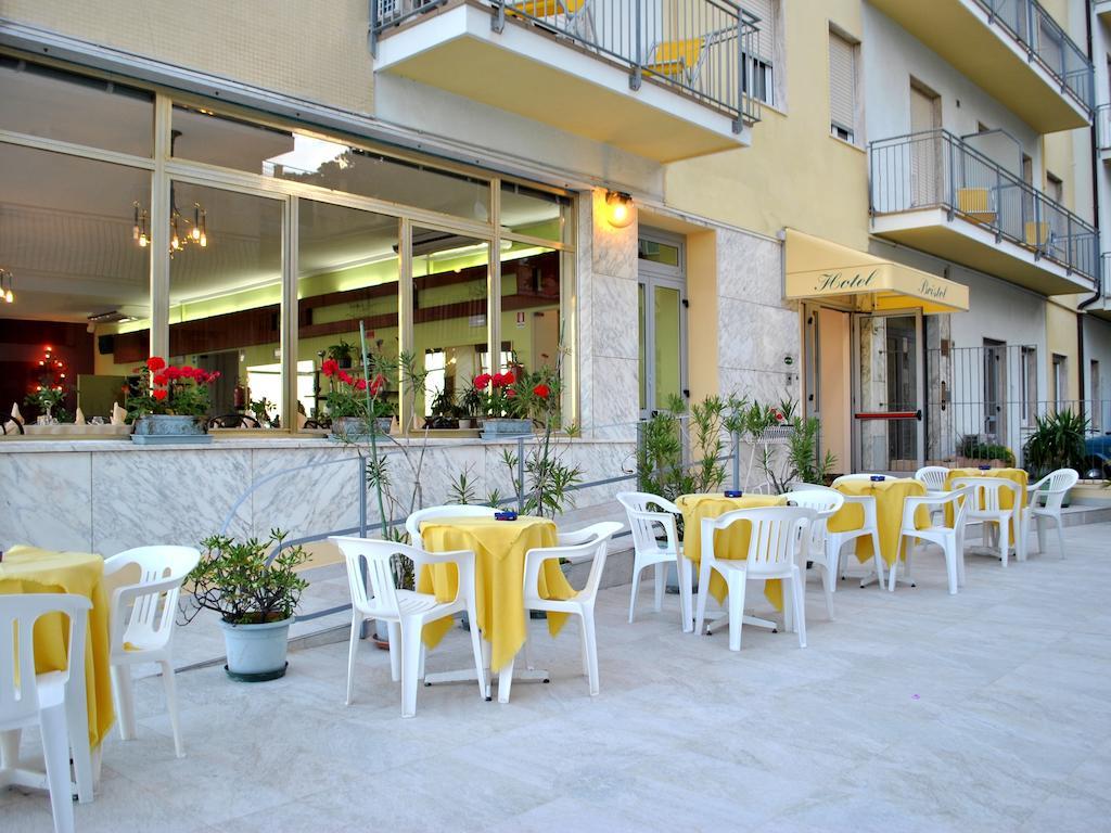 Hotel Bristol لايقويليا المظهر الخارجي الصورة