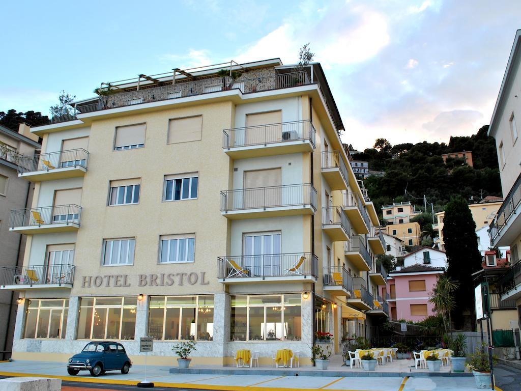 Hotel Bristol لايقويليا المظهر الخارجي الصورة