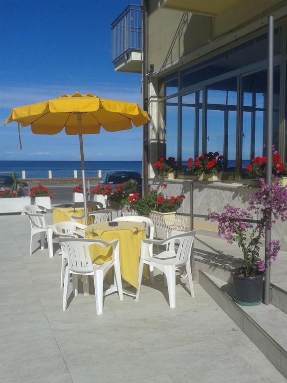 Hotel Bristol لايقويليا المظهر الخارجي الصورة